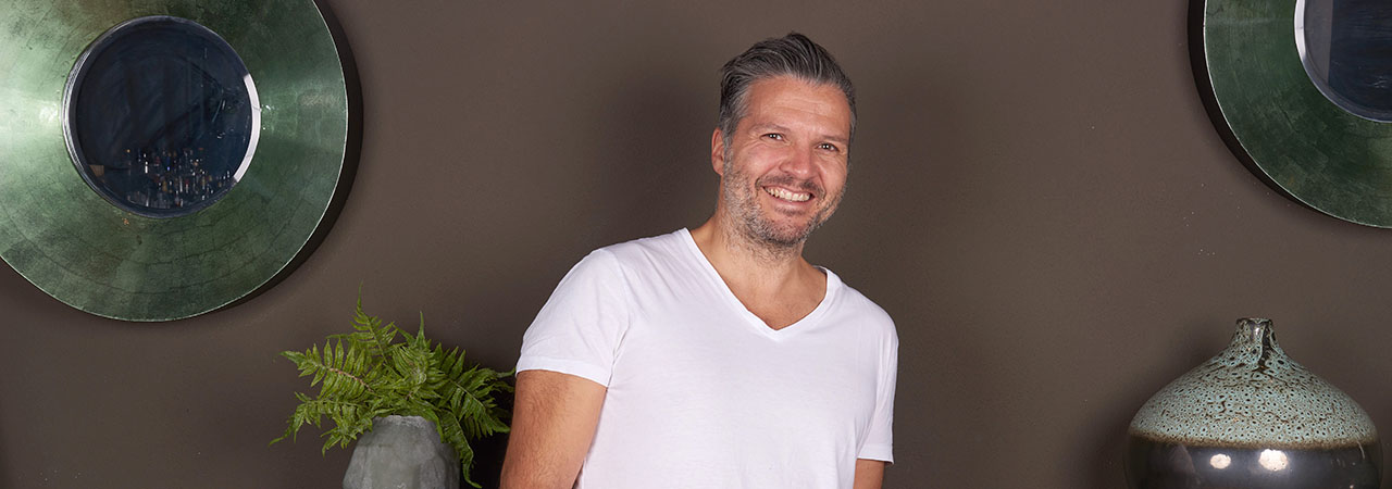 George_1280x450 George_1280x450